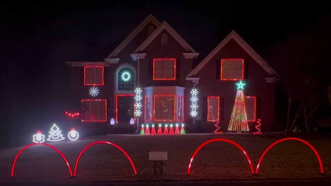 You Make it Feel Like Christmas - Gwen Stefani feat Blake Shelton